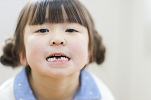 幼少期の抗生物質の影響で歯の色が変わる？